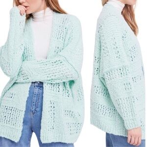 ✨SOLD✨ Free People Saturday Morning Chunky Knit Open
Cardigan